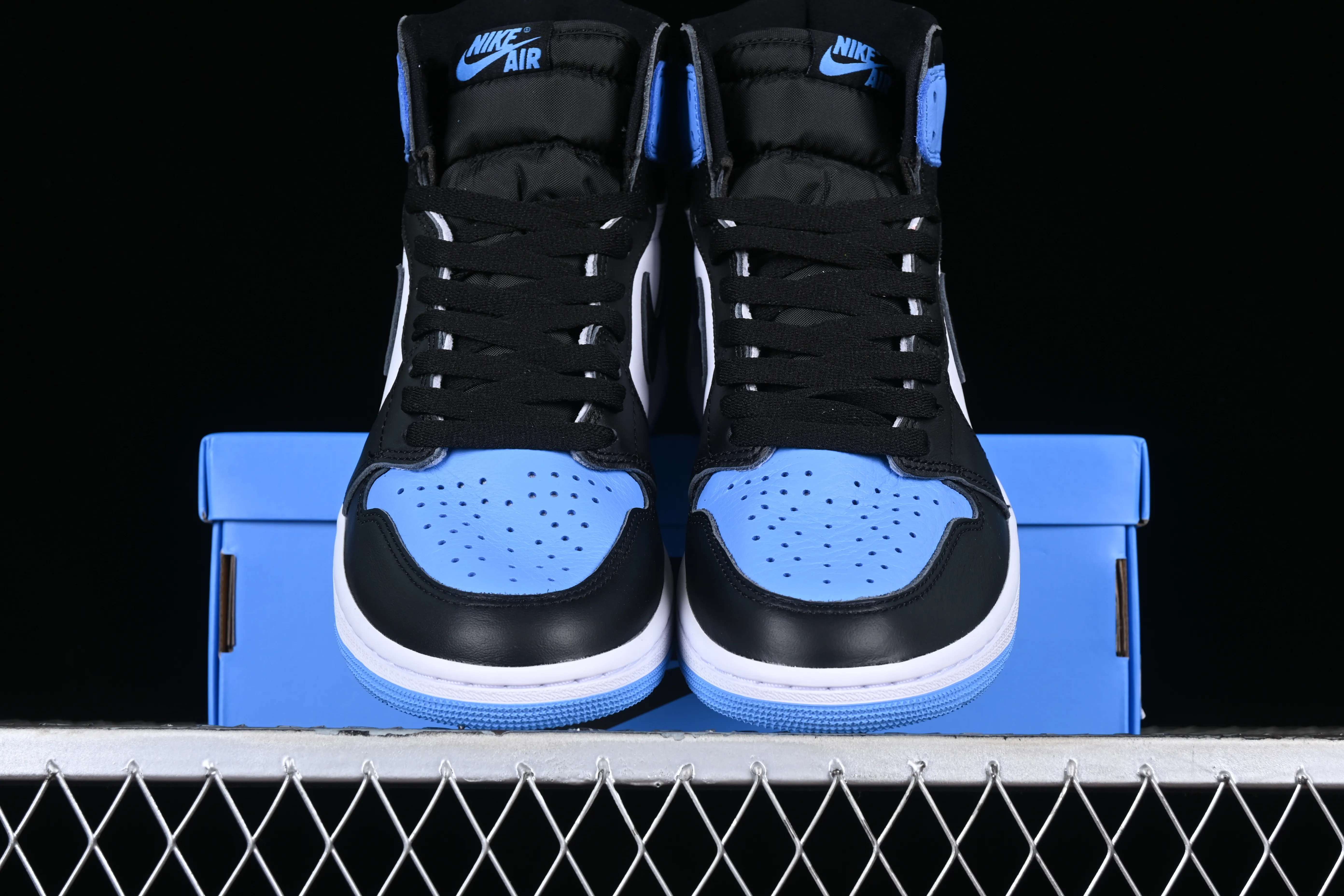 All categories Air Jordan Jordan series basketball shoes Air Jordan 1 High LJR version Air Jordan 1 High OG "UNC Toe" AJ1 Joe 1 black and blue toe DZ5485-400